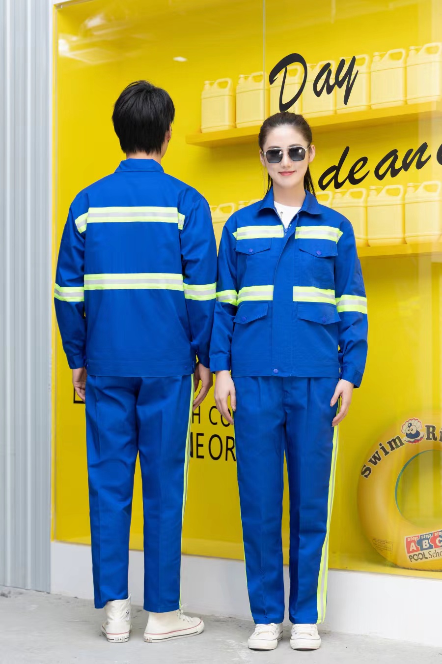 訂做工作服電話(huà)